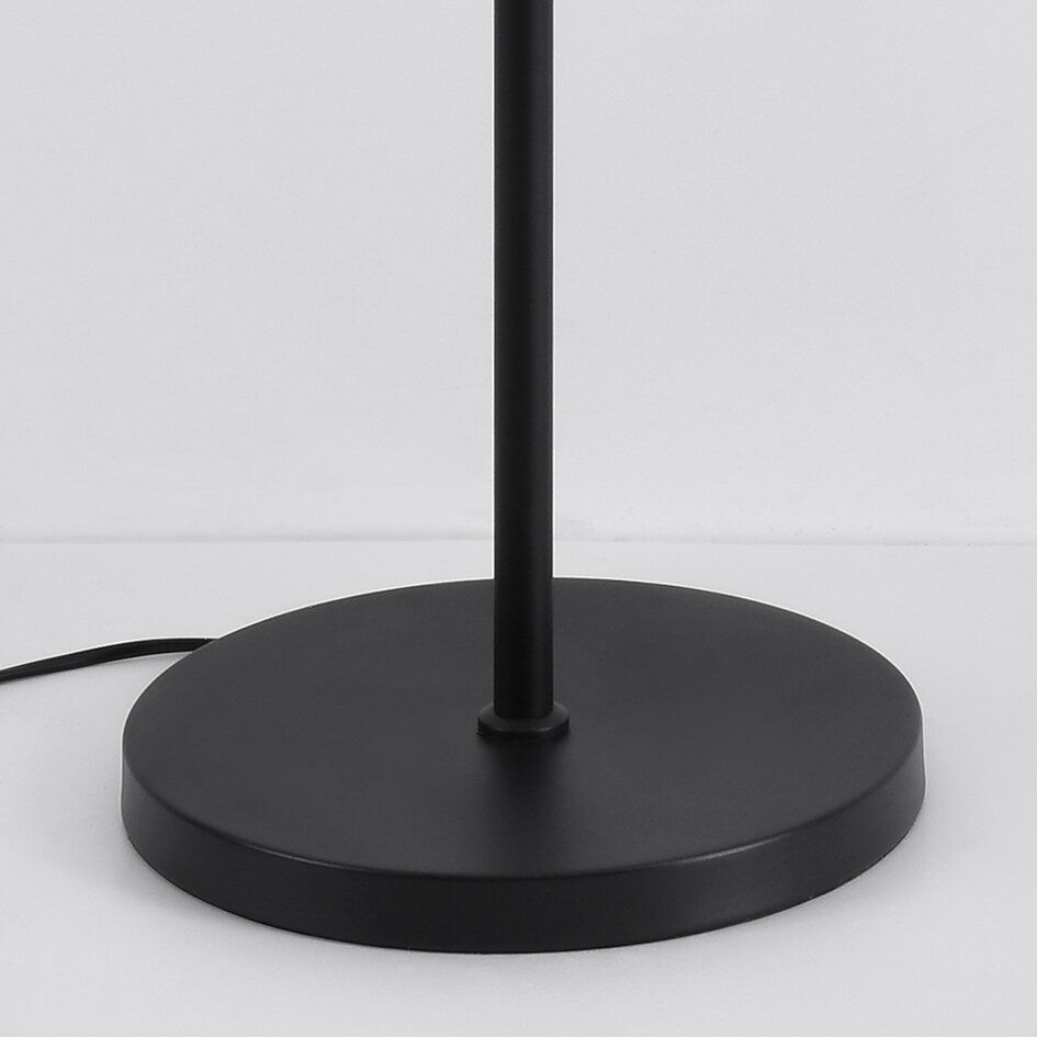 Golvlampa Tom - svart med bronsdetaljer och vinklingsbar arm