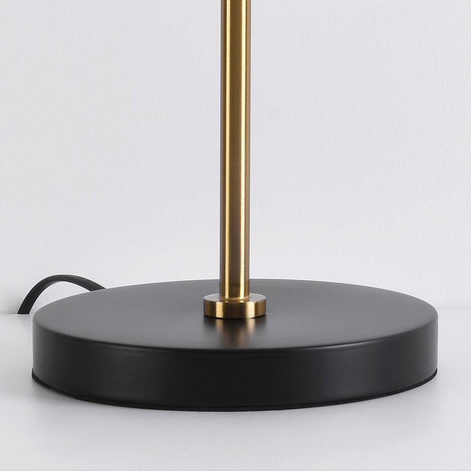 Bordslampa Rhys - svart med gulddetaljer och vinklingsbar arm