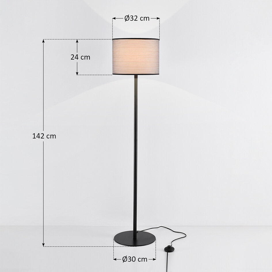 Golvlampa Maggie i svart med tygskärm