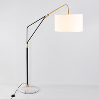 Designad golvlampa Monica i marmor med guldfärgade detaljer