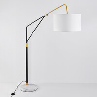 Designad golvlampa Monica i marmor med guldfärgade detaljer