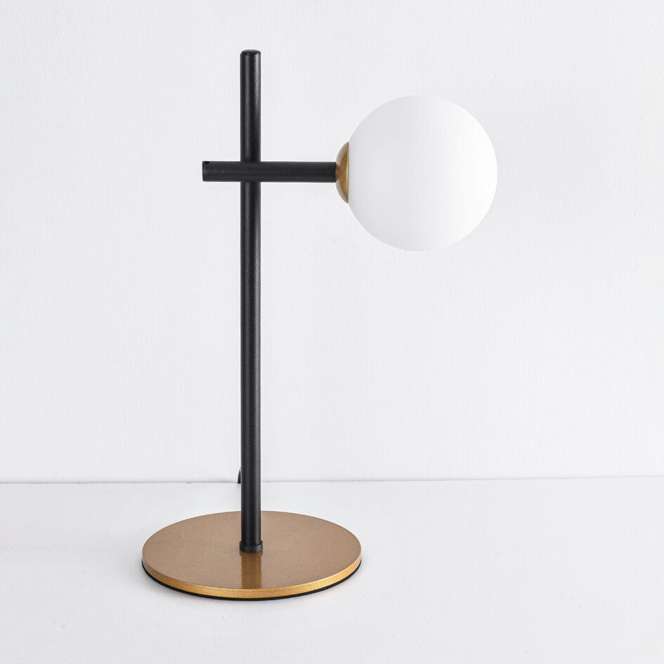 Bordslampa Glenn - mjölkvitt glas