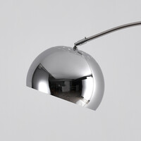 Böjd golvlampa Bowie i krom med svart marmor