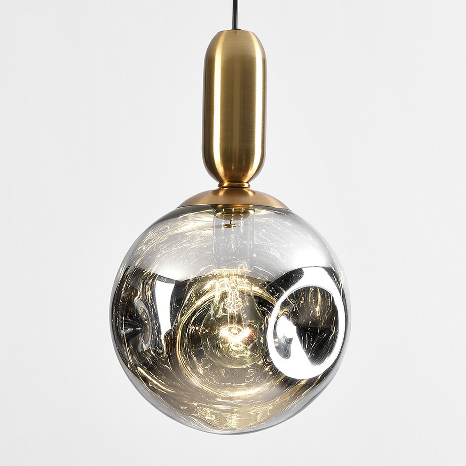 Pendellampa Lewis med en lampa och vågigt glas