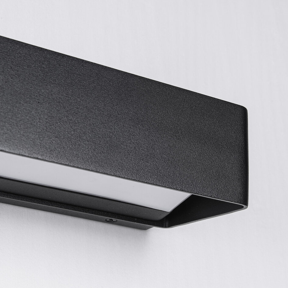 Utomhusvägglampa Midas - svart med integrerad LED
