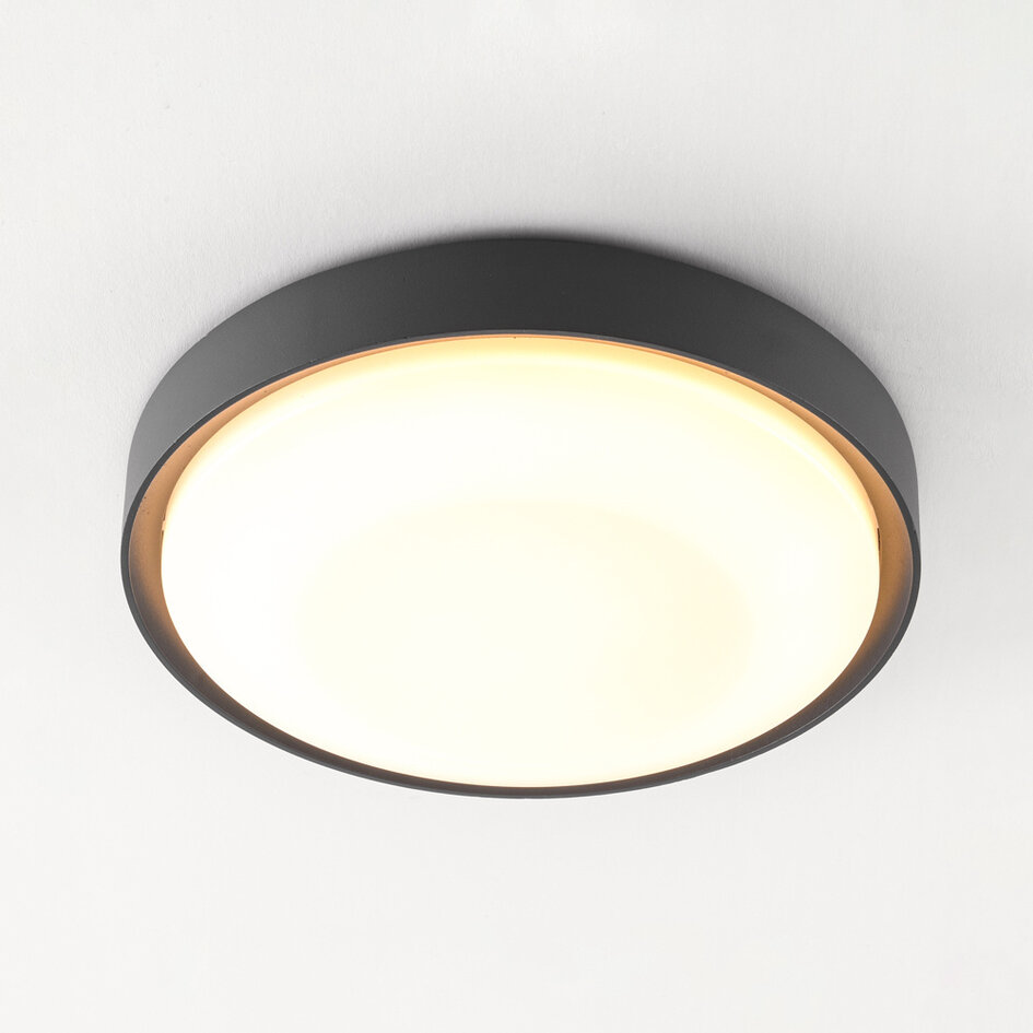 Utomhustaklampa Landon - svart med integrerad LED