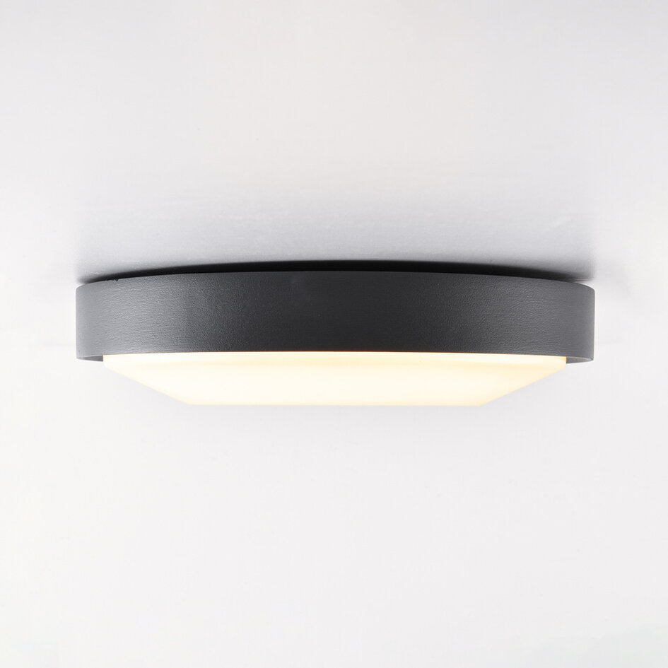 Utomhustaklampa Landon - svart med integrerad LED