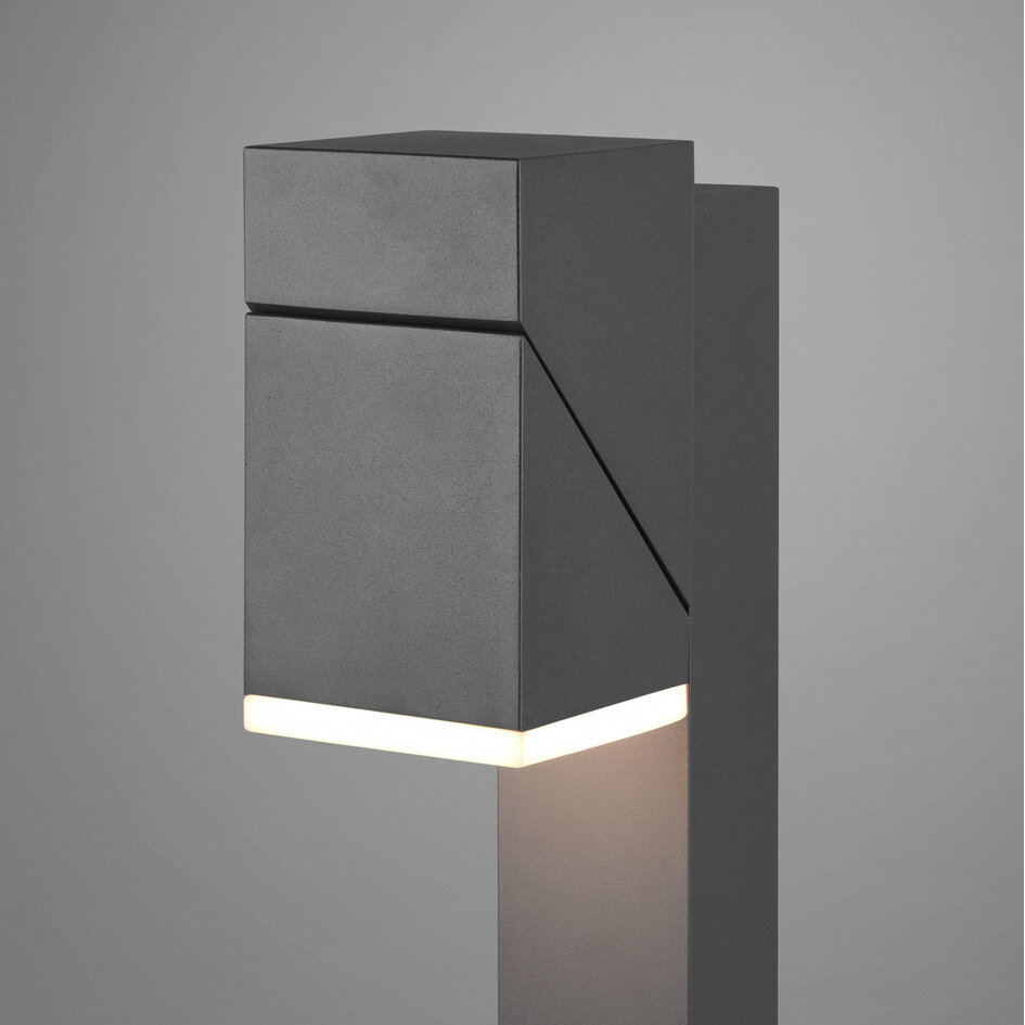 Stående utomhuslampa Elpida med vinkelbar spotlight - antracit med integrerad LED