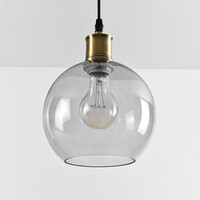 Pendellampa Livia med en lampa