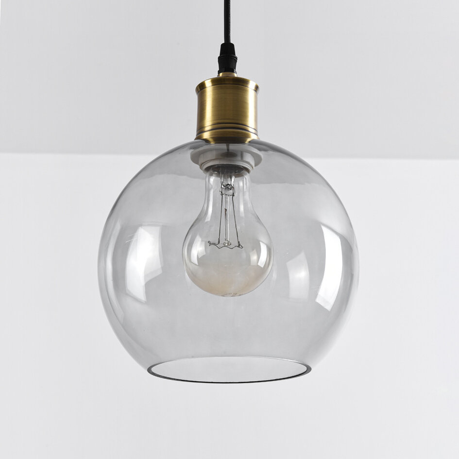 Pendellampa Livia med en lampa