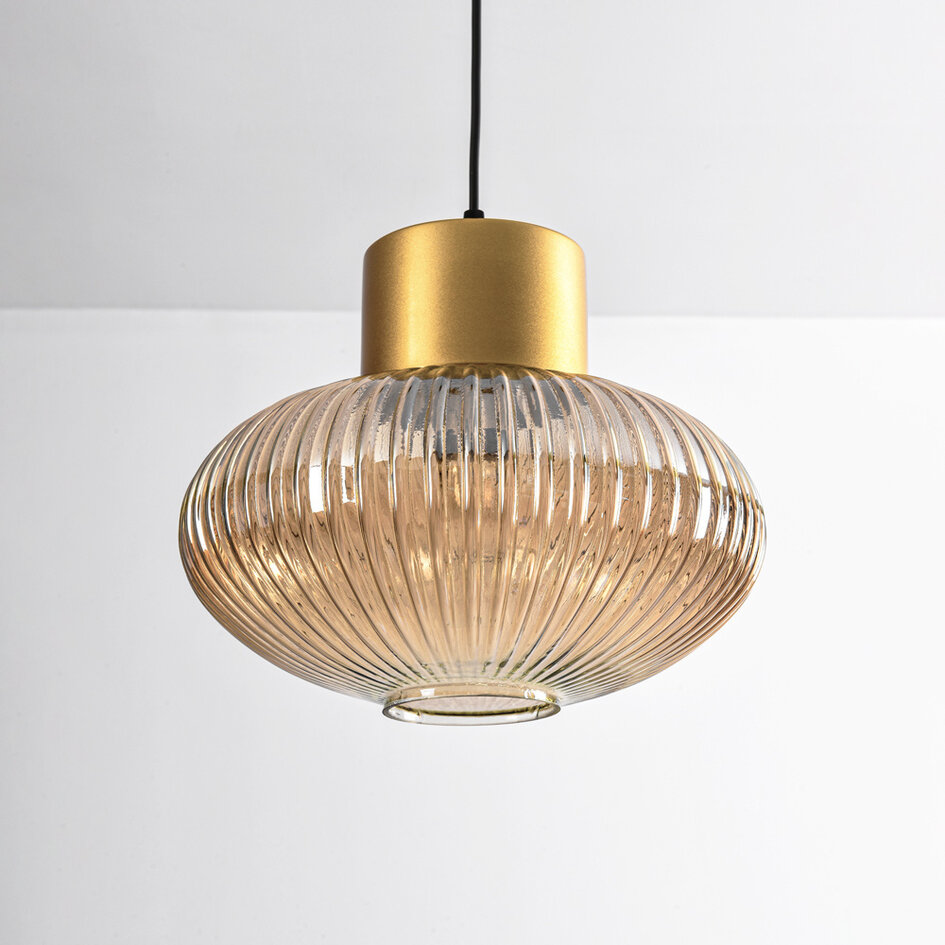 Pendellampa Imara med amberfärgat glas