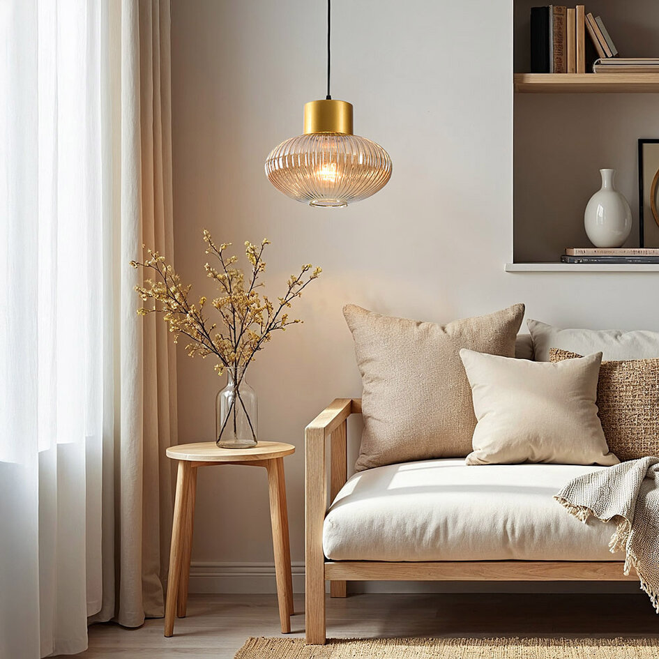 Pendellampa Imara med amberfärgat glas