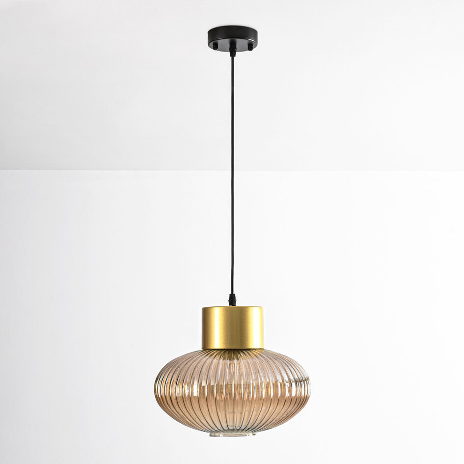 Pendellampa Imara med amberfärgat glas