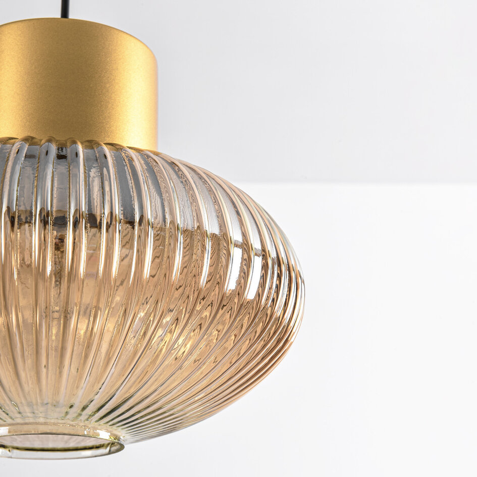 Pendellampa Imara med amberfärgat glas