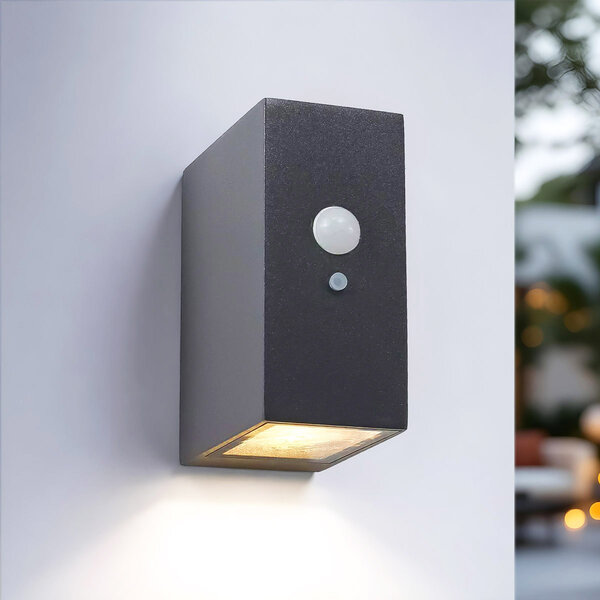 Solcellsvägglampa för utomhusbruk med sensor Giada