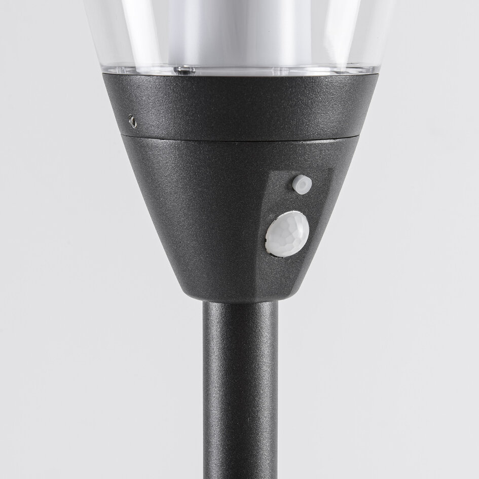 Solcellsdriven stående utomhuslampa med sensor Donni