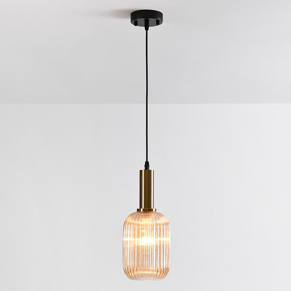 Pendellampa Sita med avlångt räfflat glas