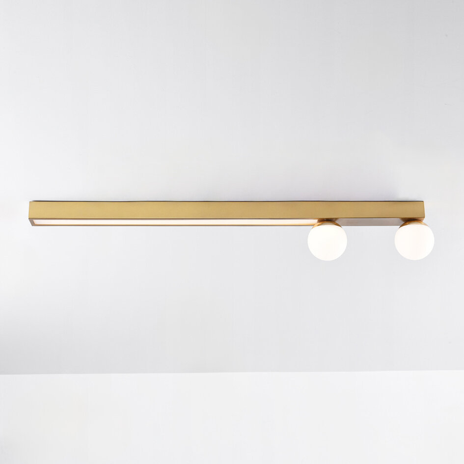 Taklampa Paros med integrerad LED - guld och mjölkvit