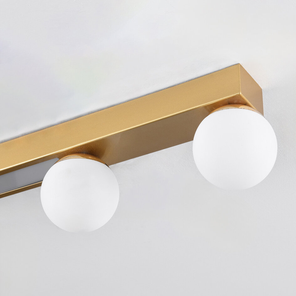 Taklampa Paros med integrerad LED - guld och mjölkvit