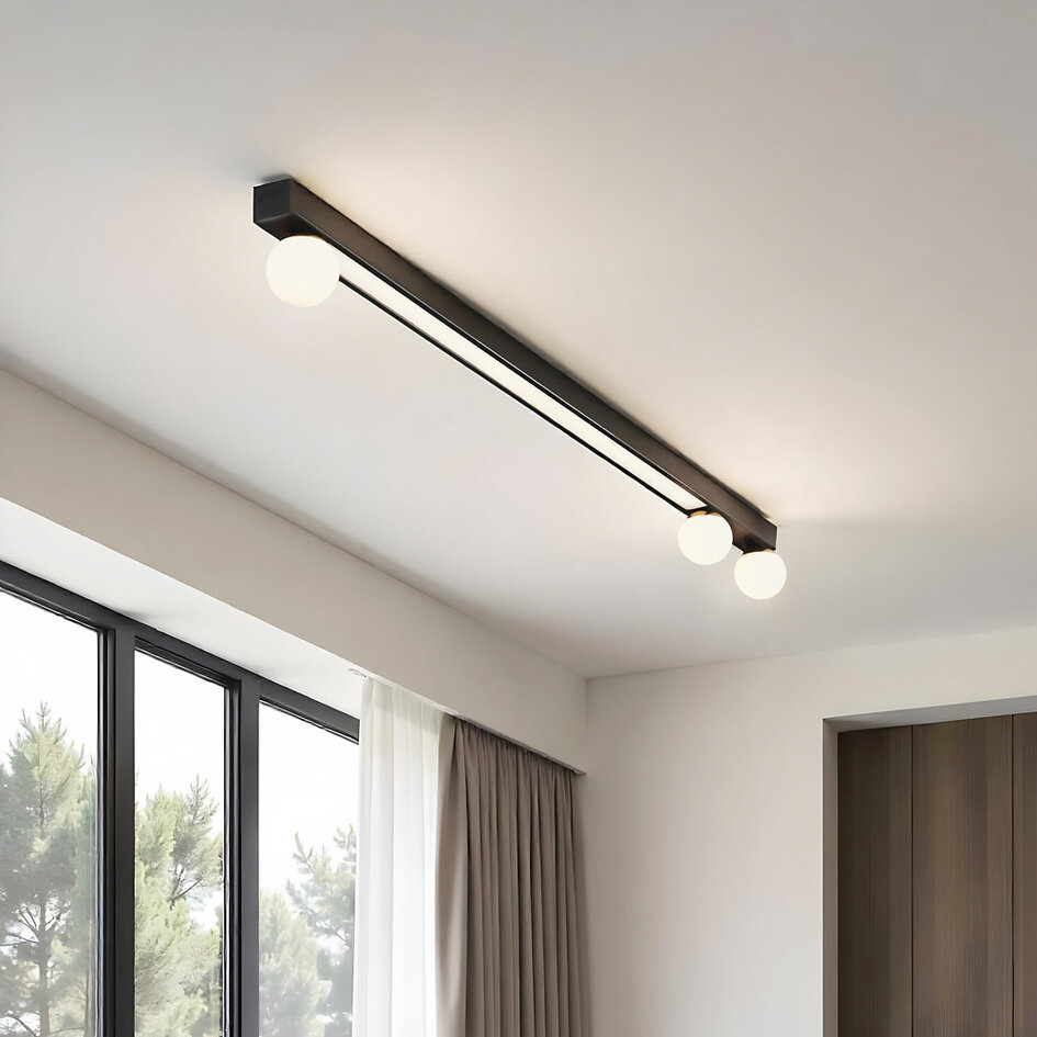 Taklampa Xander med integrerad LED - svart och mjölkvit
