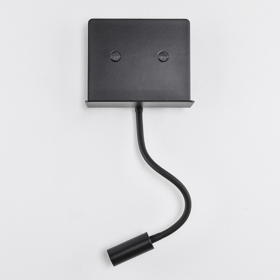 Multifunktionell vägglampa Sillia med justerbar arm och USB-port