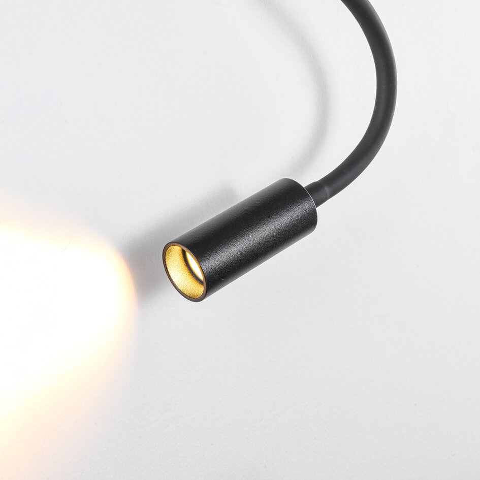 Multifunktionell vägglampa Sillia med justerbar arm och USB-port