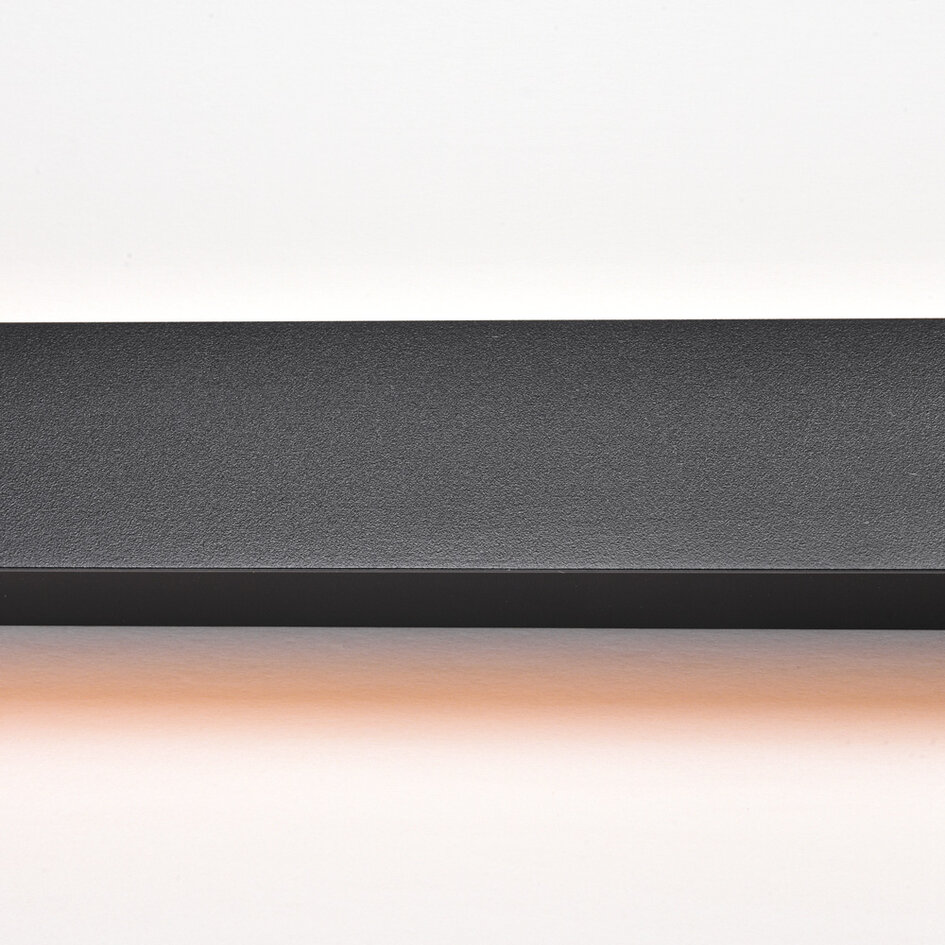 Minimalistisk utomhusvägglampa Erla - svart med integrerad LED