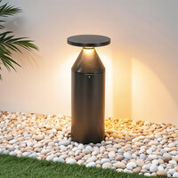 Svart stående utomhuslampa Ailo - 30 cm med integrerad LED