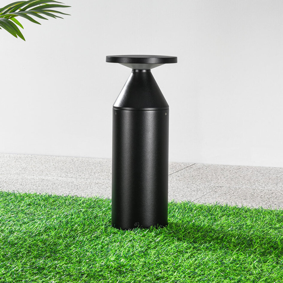 Svart stående utomhuslampa Ailo - 30 cm med integrerad LED