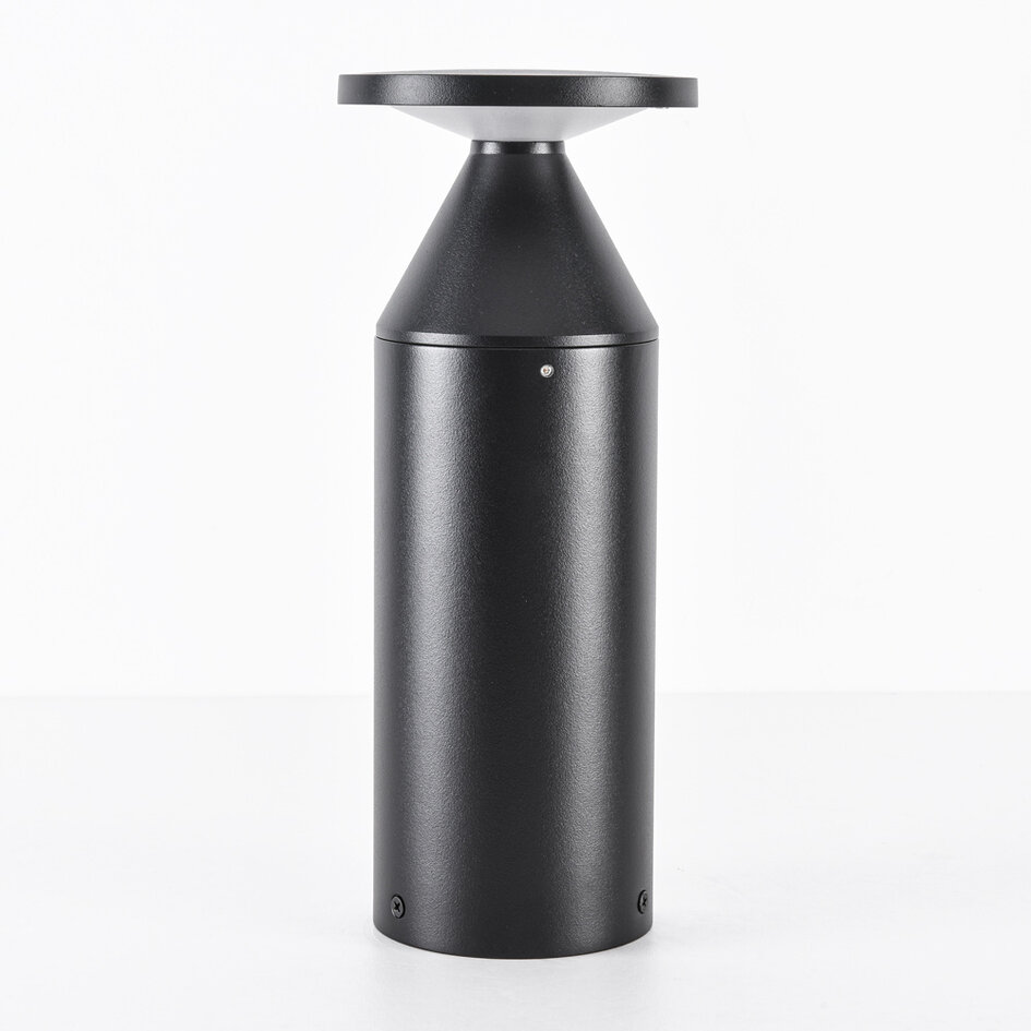 Svart stående utomhuslampa Ailo - 30 cm med integrerad LED