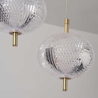 Pendellampa Hopea med tre lampor och 3-stegs dimbar LED - guld