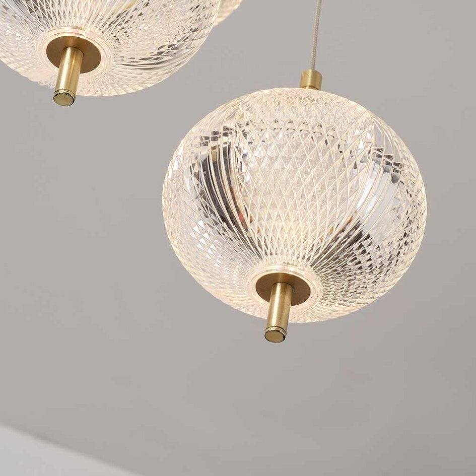 Pendellampa Hopea med tre lampor och 3-stegs dimbar LED - guld