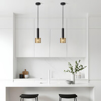 Pendellampa Ouro - svart och guld med bikakedesign