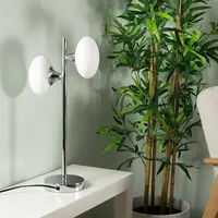Bordslampa Kroom med två lampor och mjölkglas