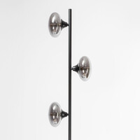 Golvlampa Musta med tre lampor - svart med rökgrått glas