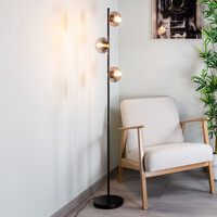 Golvlampa Musta med tre lampor - svart med rökgrått glas