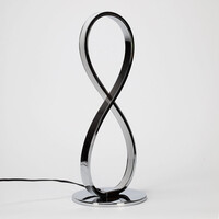 Designad bordslampa Infinita i krom med integrerade lysdioder
