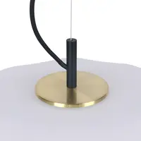 Pendellampa Kozma med vitt glas och flera vinklar