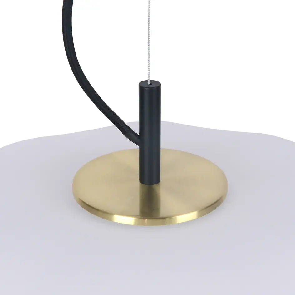 Pendellampa Kozma med vitt glas och flera vinklar