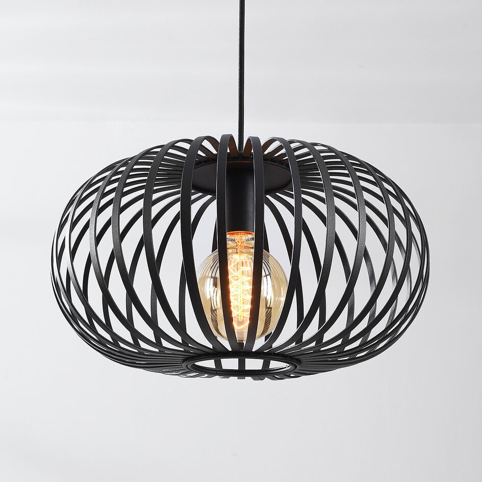 Pendellampa Sole med öppen design - svart