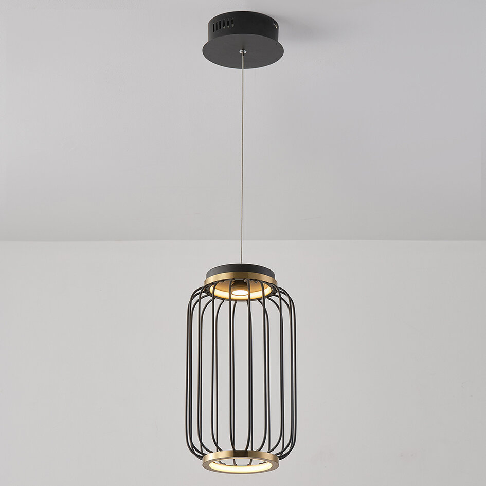 Pendellampa Puri med integrerad LED - svart och guld
