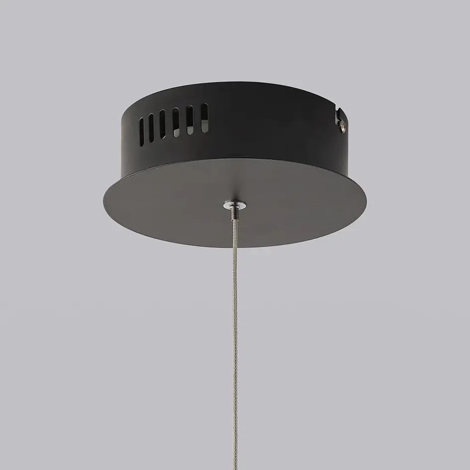 Pendellampa Puri med integrerad LED - svart och guld