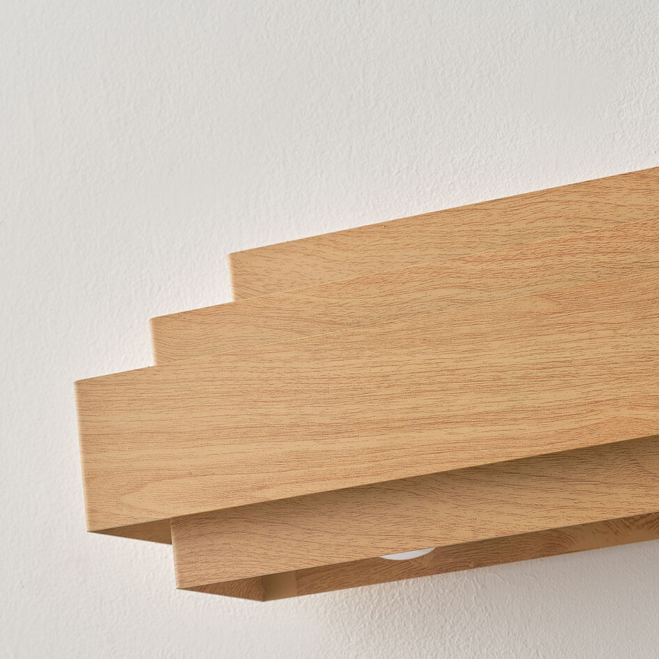 Modern vägglampa Kayu i träutseende