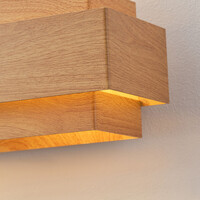 Modern vägglampa Kayu i träutseende