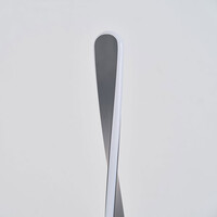 Vriden design-bordslampa Rizar med integrerade lysdioder