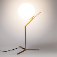 Bordslampa Stopa med mjölkvitt glas