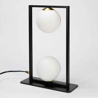 Bordslampa Duas med två lampor - svart med mjölkvitt glas