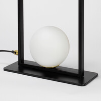 Bordslampa Duas med två lampor - svart med mjölkvitt glas