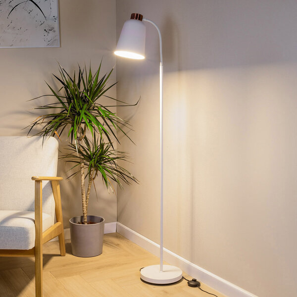 Golvlampa Arch i vitt - vinklingsbar