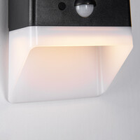 Solcellsdriven utomhuslampa med sensor - Fletch